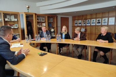 Prezident svetovej organizácie univerzít tretieho veku AIUTA prof. Francois Vellas navštívil aj Obchodnú fakultu